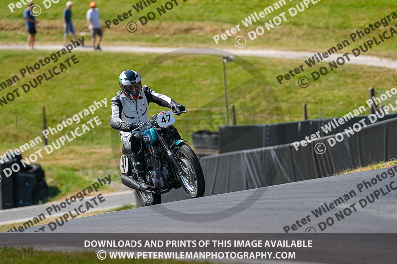 cadwell park;cadwell park photographs;cadwell trackday photographs;enduro digital images;event digital images;eventdigitalimages;peter wileman photography;racing digital images;trackday digital images;trackday photos
